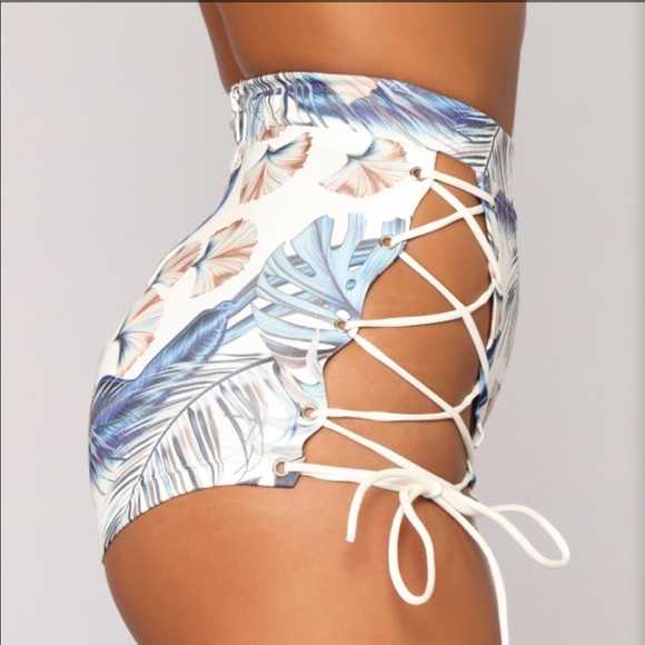 Never worn! Lexi Tropical Lace Up Shorts - Picture 5 of 5
